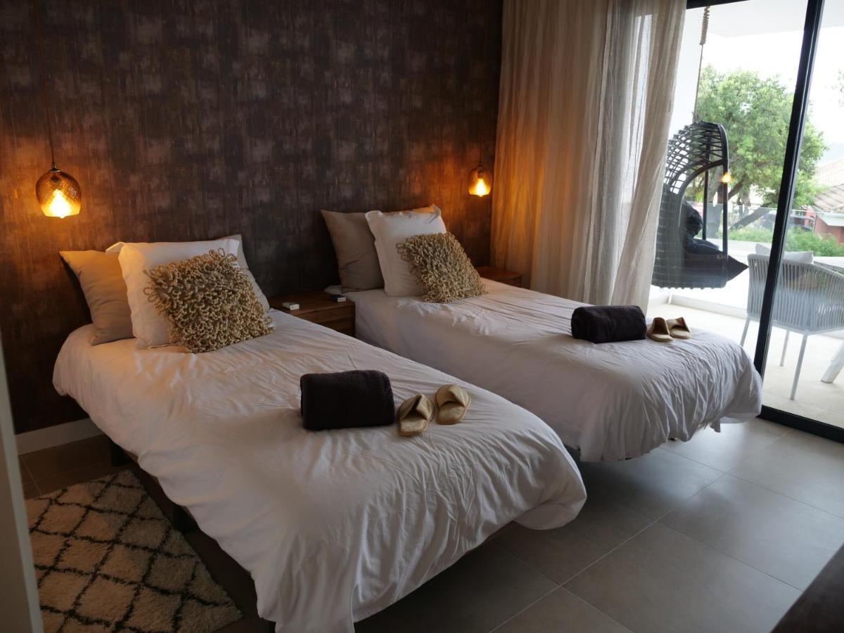 Surya Guest House Ojen Exterior photo